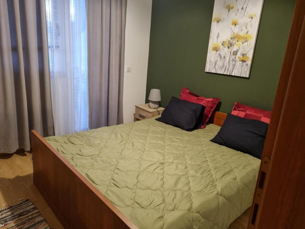 Emi 1 Apartment Vir Exteriör bild