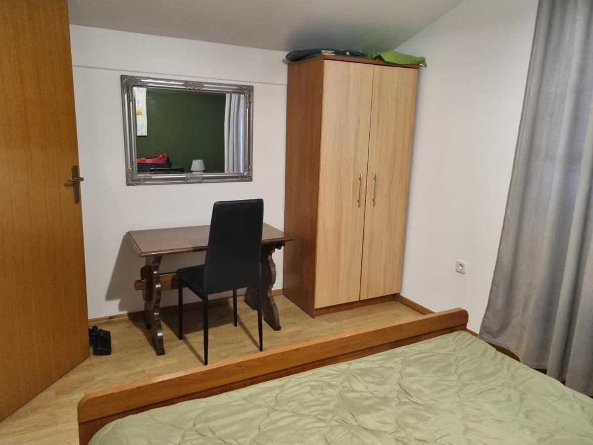 Emi 1 Apartment Vir Exteriör bild
